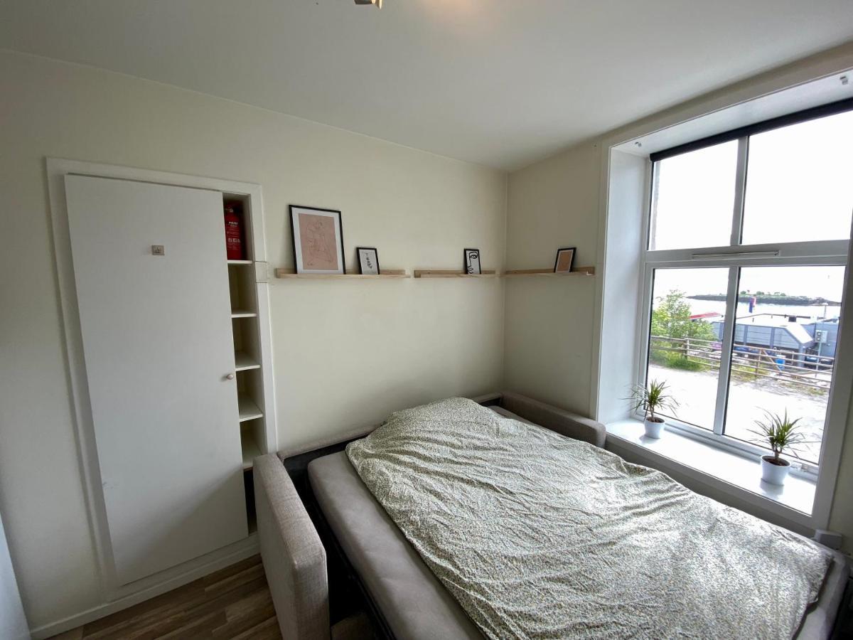 Small, Central And Quiet Studio Apartment In Ålesund Exterior foto